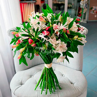 35 разноцветных альстромерий 35 разноцветных альстромерий