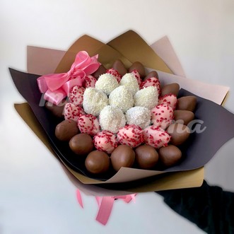 Букет из 35 клубник в шоколаде