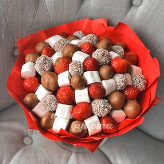 Букет из клубники и маршмеллоу Букет из клубники и маршмеллоу