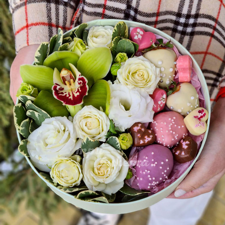 Комп. орхидея с клубникой в глазури